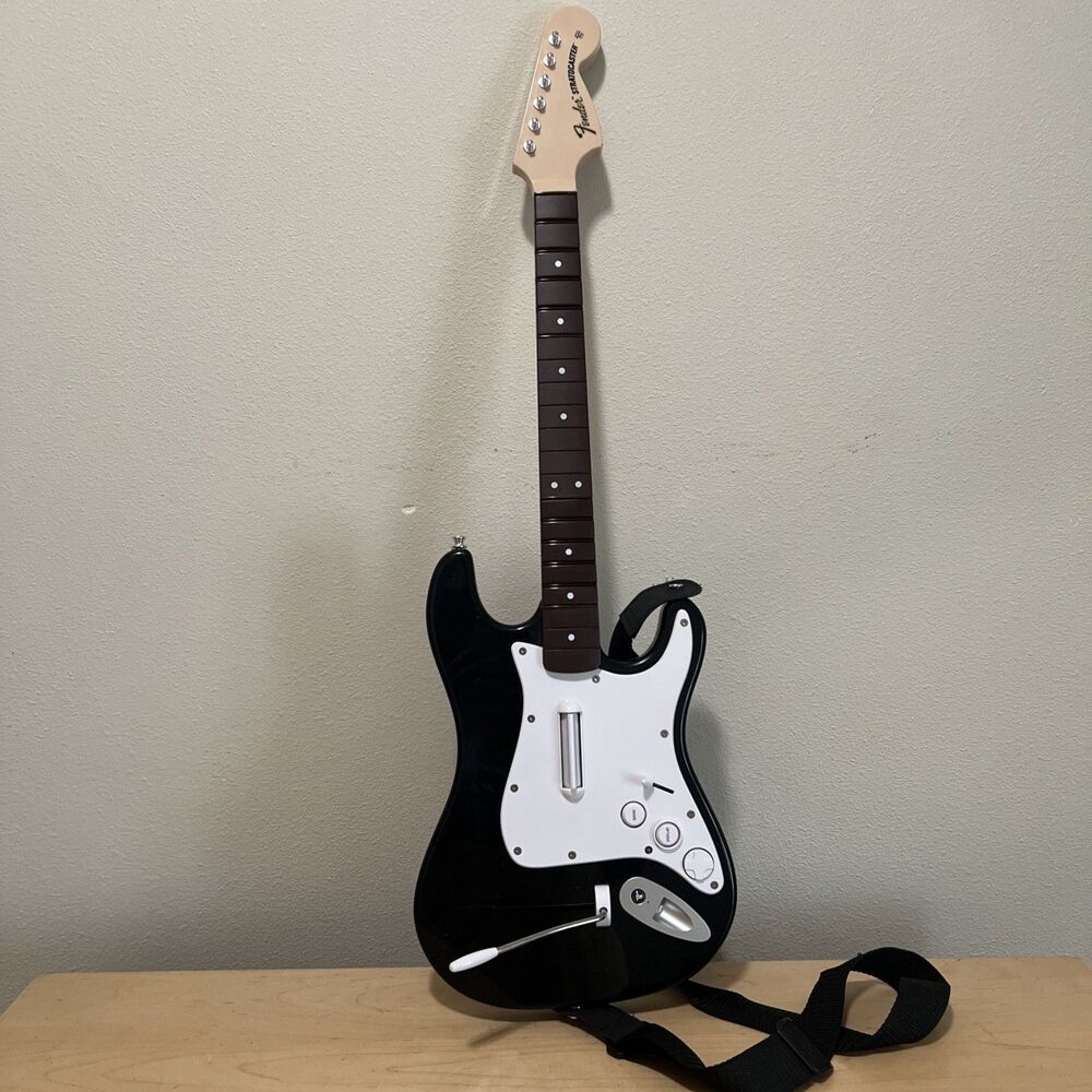 PS4 RockBand 4 Harmonix Fender Stratocaster Bluetooth Guitar